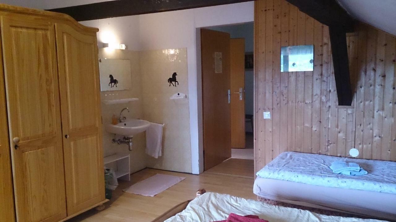 Gaestehaus Burgwald-Trekking Mittelsimtshausen Bagian luar foto