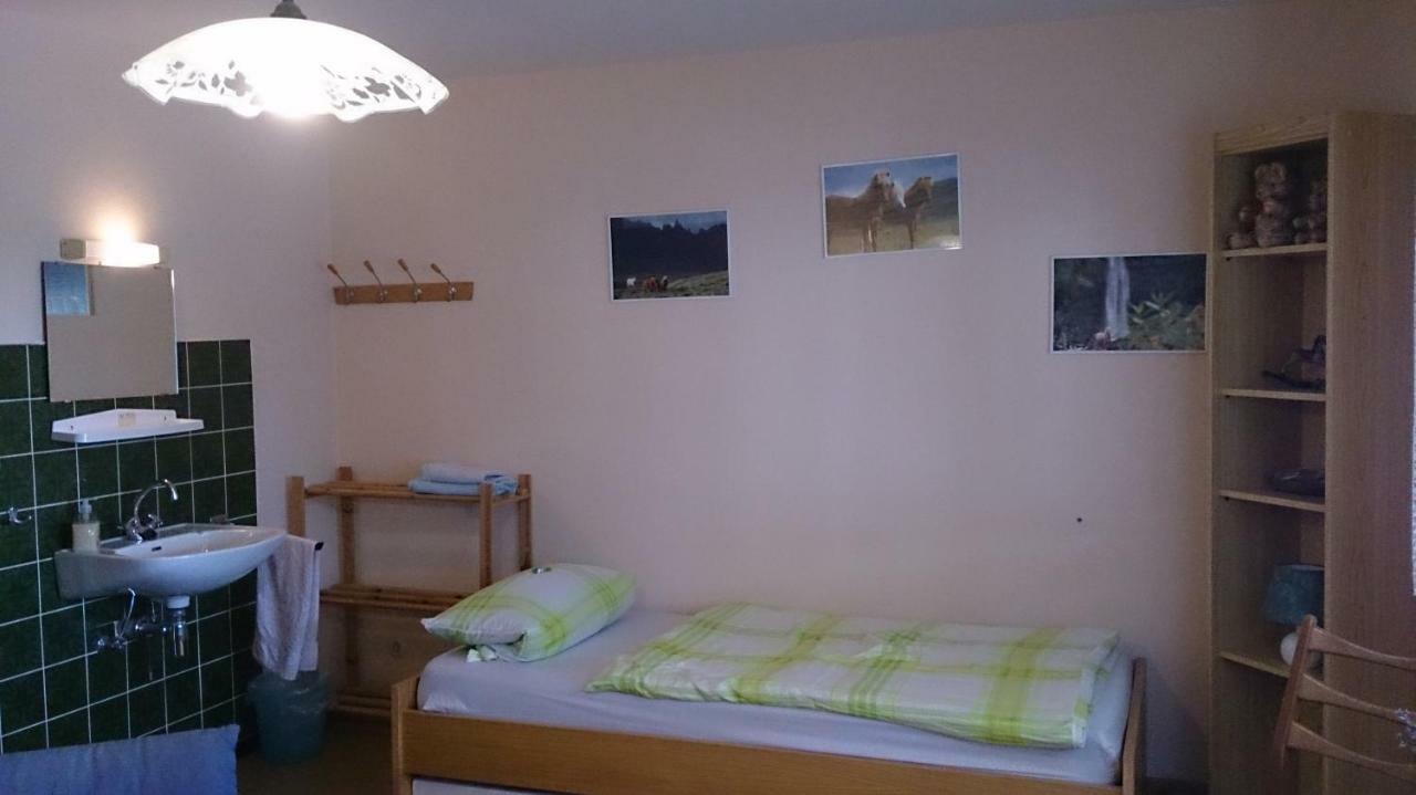 Gaestehaus Burgwald-Trekking Mittelsimtshausen Bagian luar foto